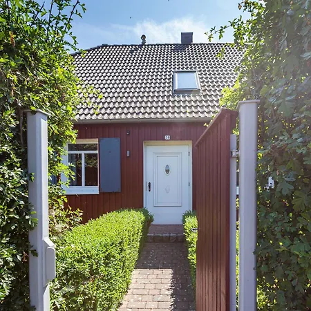Holiday home Kapitaenshaus - Kajuete